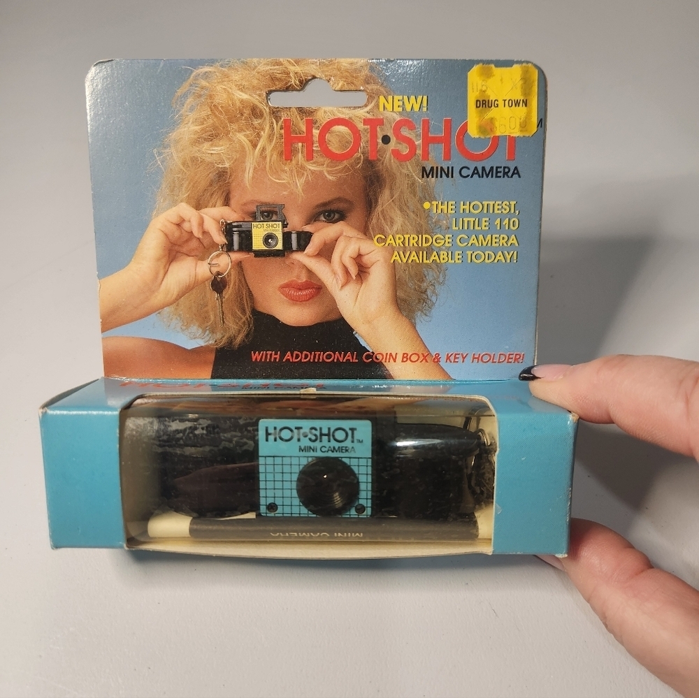 Mini HOTSHOT Camera - Picture 1 of 2